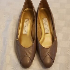 NATURALIZER Taupe 1"  Flats Dressy GUC